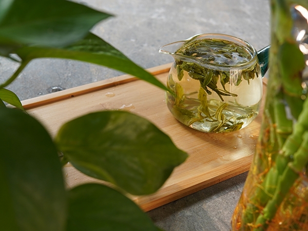 鼎尖綠茶